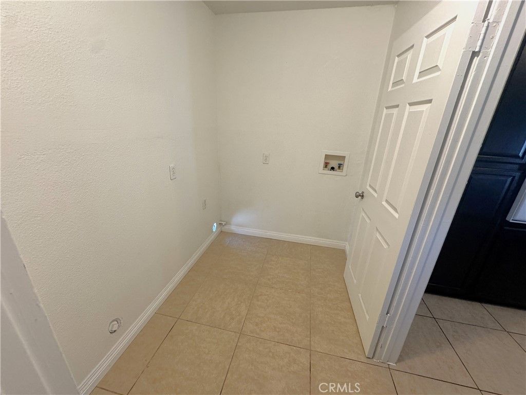 Image 7 of property listing at 6301 Arden Avenue, Highland, CA 92346