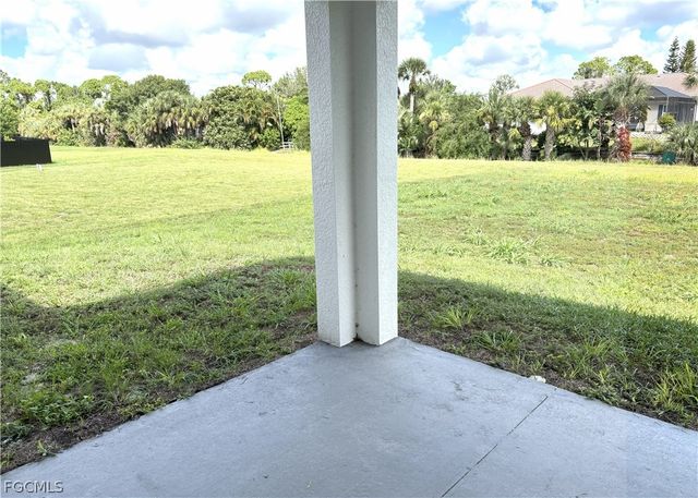 825 Porter ST E, Lehigh Acres, FL 33974