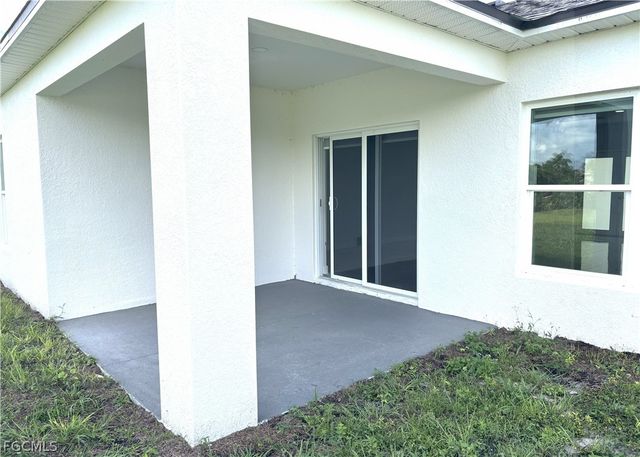 825 Porter ST E, Lehigh Acres, FL 33974