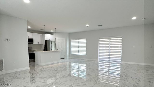 825 Porter ST E, Lehigh Acres, FL 33974