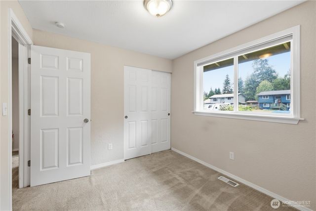 5713 187th Avenue E, Lake Tapps, WA 98391