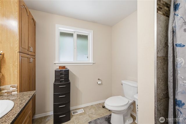 5713 187th Avenue E, Lake Tapps, WA 98391