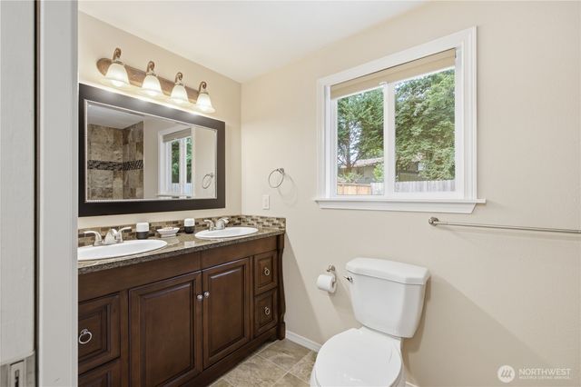 5713 187th Avenue E, Lake Tapps, WA 98391