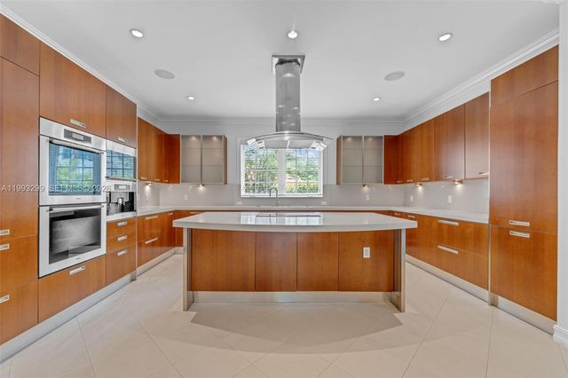 797 Ridgewood Rd ., Key Biscayne, FL 33149