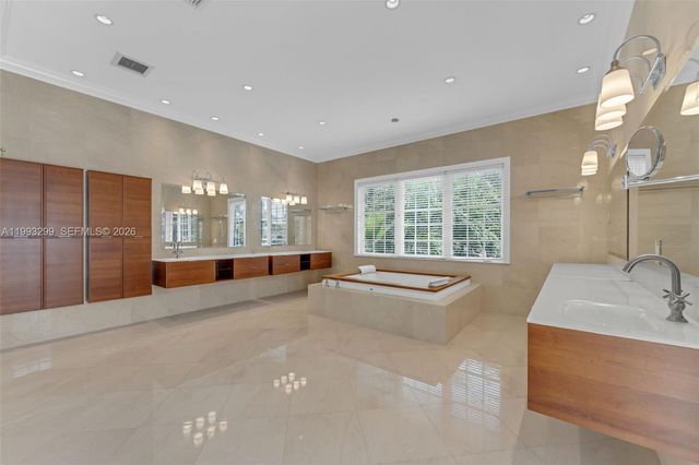 797 Ridgewood Rd ., Key Biscayne, FL 33149