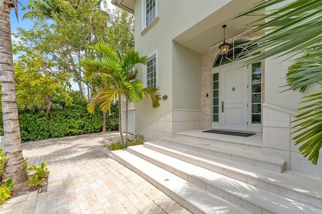 797 Ridgewood Rd ., Key Biscayne, FL 33149
