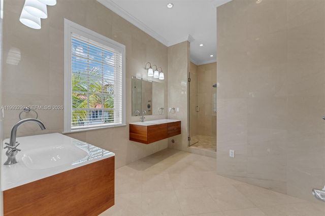 797 Ridgewood Rd ., Key Biscayne, FL 33149