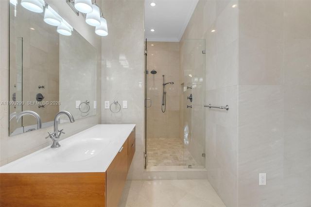 797 Ridgewood Rd ., Key Biscayne, FL 33149