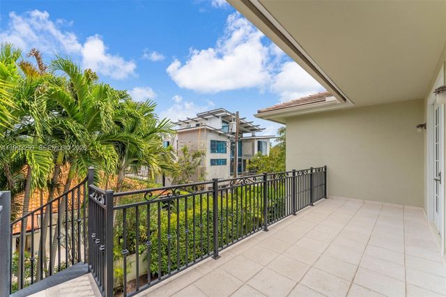 797 Ridgewood Rd ., Key Biscayne, FL 33149