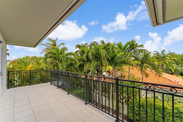 797 Ridgewood Rd ., Key Biscayne, FL 33149