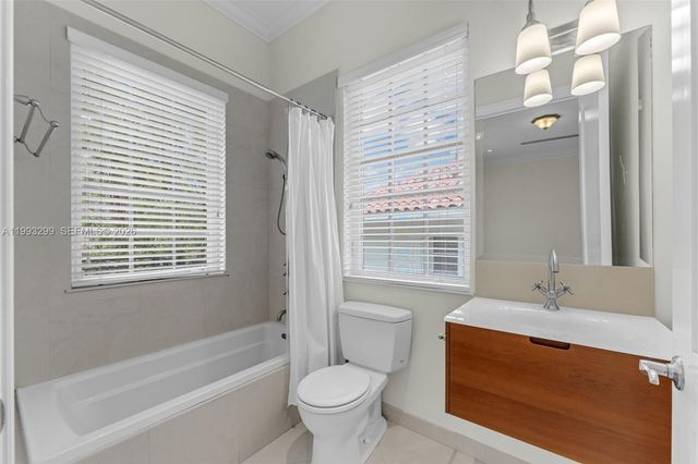 797 Ridgewood Rd ., Key Biscayne, FL 33149