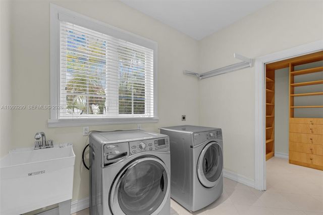 797 Ridgewood Rd ., Key Biscayne, FL 33149