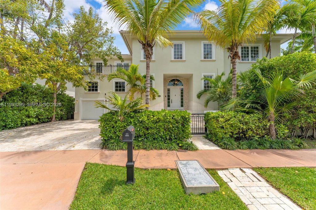 797 Ridgewood Rd ., Key Biscayne, FL 33149