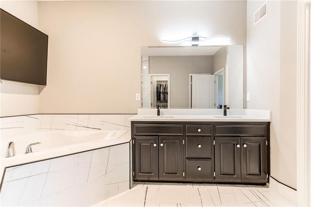 17212 W 68th Street, Shawnee, KS 66217