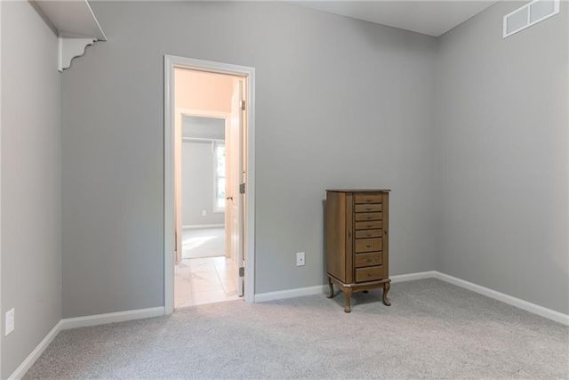 17212 W 68th Street, Shawnee, KS 66217