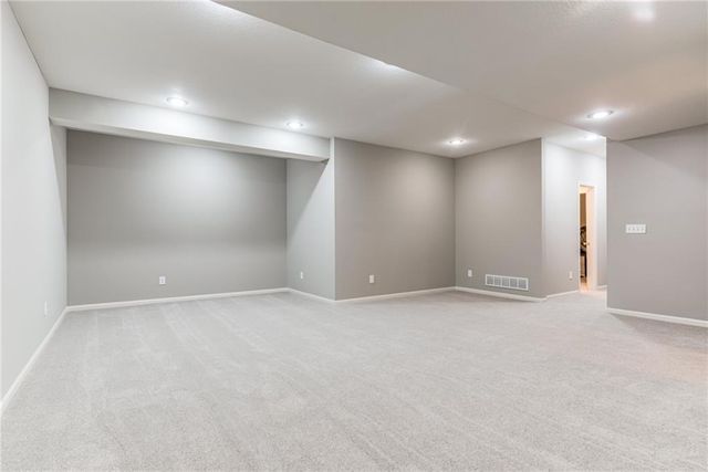 17212 W 68th Street, Shawnee, KS 66217