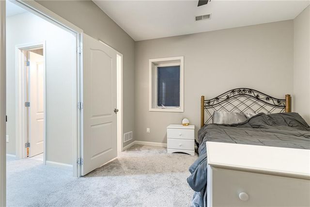 17212 W 68th Street, Shawnee, KS 66217