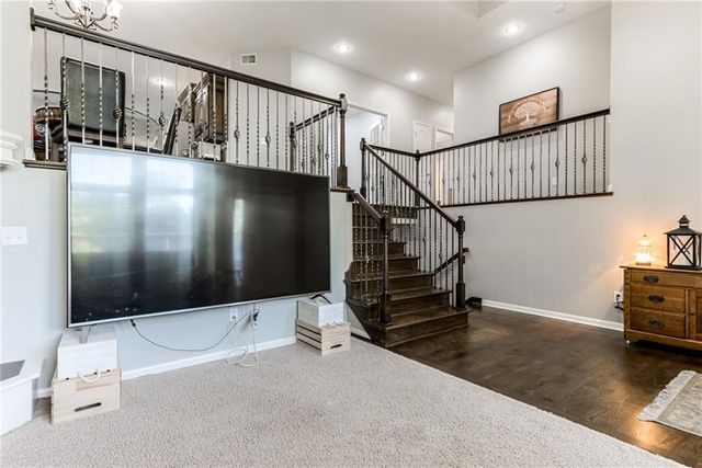 17212 W 68th Street, Shawnee, KS 66217