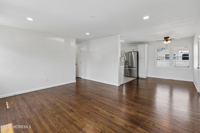 28 Gem Avenue, Toms River, NJ 08755