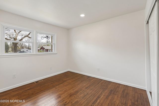 28 Gem Avenue, Toms River, NJ 08755