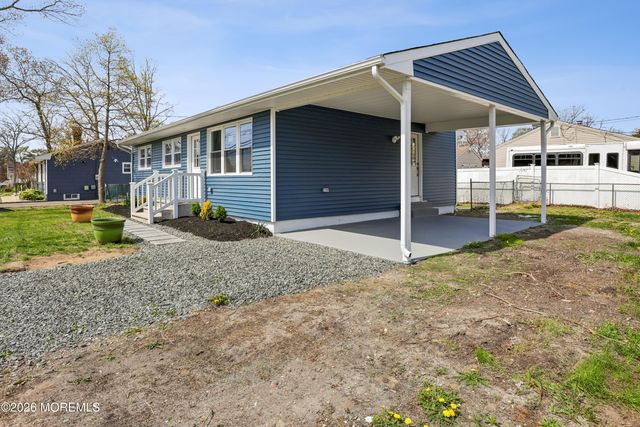 28 Gem Avenue, Toms River, NJ 08755