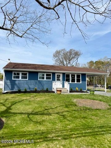 28 Gem Avenue, Toms River, NJ 08755