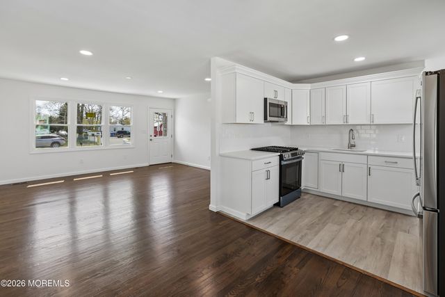 28 Gem Avenue, Toms River, NJ 08755