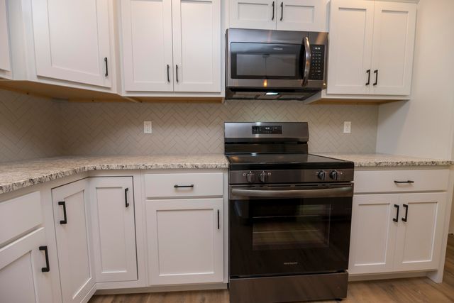 14550 COVEY RISE DR, Ashland, MO 65010