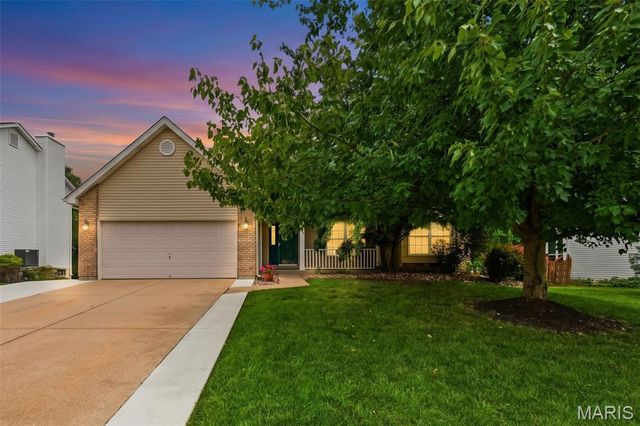 161 Berryville Place, St Charles, MO 63304