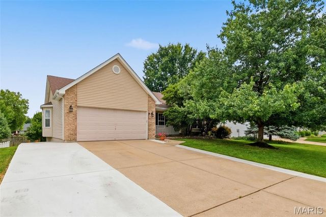161 Berryville Place, St Charles, MO 63304