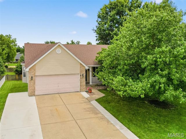 161 Berryville Place, St Charles, MO 63304