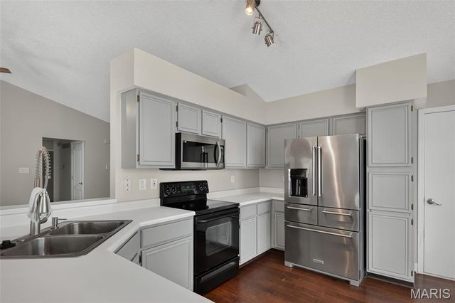 161 Berryville Place, St Charles, MO 63304