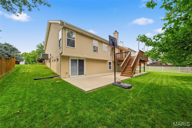 161 Berryville Place, St Charles, MO 63304