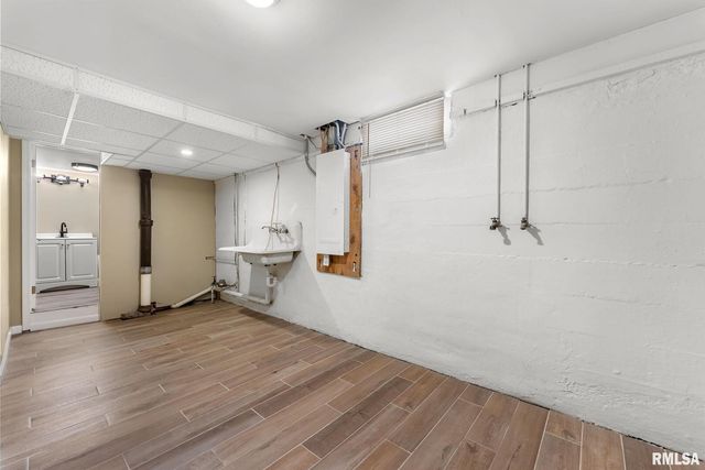 125 S Birchwood Ave Avenue, Davenport, IA 52802