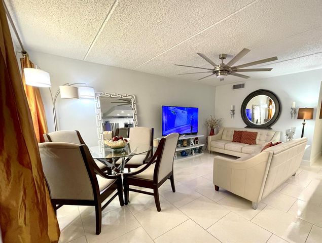3200 Springdale Boulevard 107, Palm Springs, FL 33461