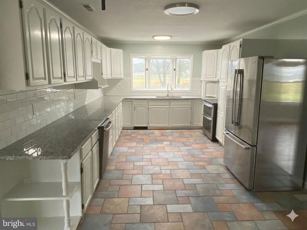 Image 5 of property listing at 3582 MEADOW BRIDGE RD, Salisbury, MD 21804