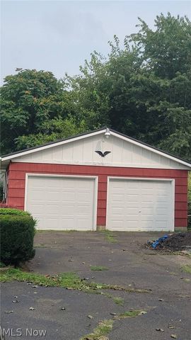 13290 Carla Ave NW, Uniontown, OH 44685