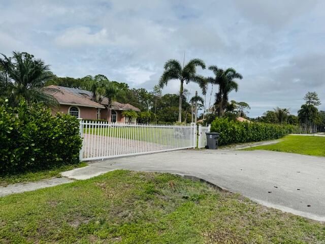 12517 Temple Blvd Boulevard, The Acreage, FL 33412