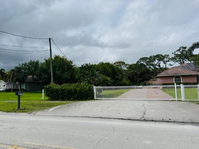 12517 Temple Blvd Boulevard, The Acreage, FL 33412