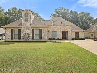 206 Richmond Pointe Way, Richland, MS 39218