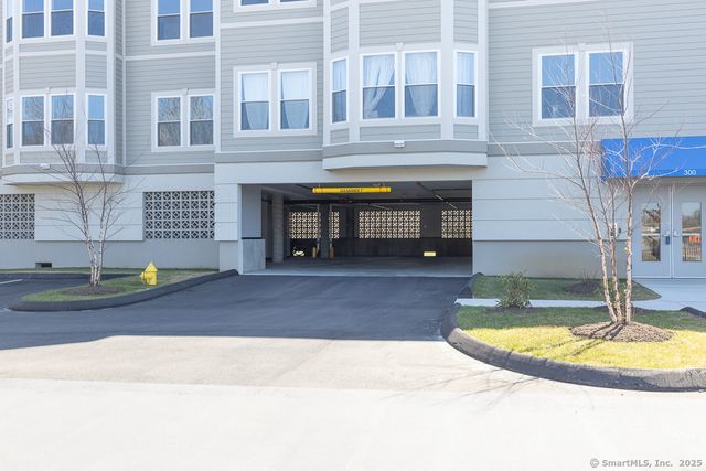 300 Harbour Close 34-B, New Haven, CT 06519