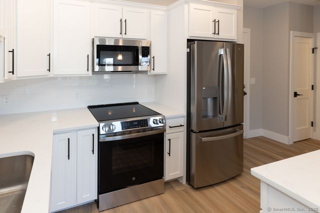 300 Harbour Close 34-B, New Haven, CT 06519