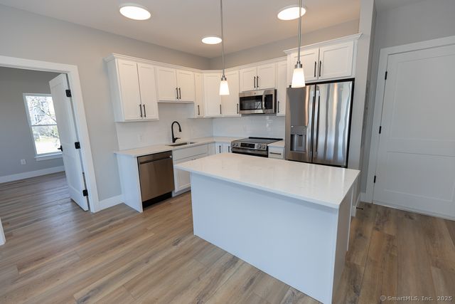 300 Harbour Close 34-B, New Haven, CT 06519