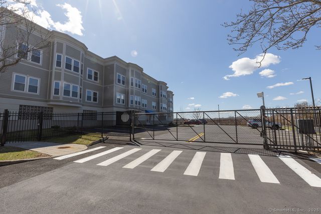 300 Harbour Close 34-B, New Haven, CT 06519