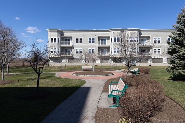 300 Harbour Close 34-B, New Haven, CT 06519