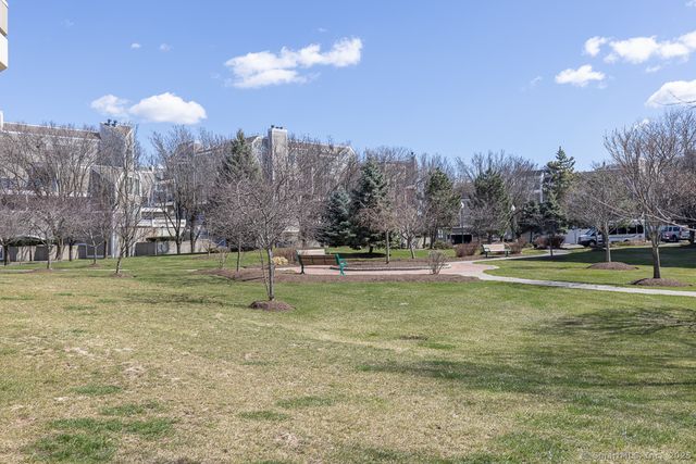 300 Harbour Close 34-B, New Haven, CT 06519