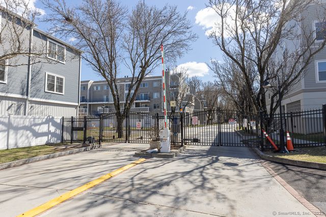 300 Harbour Close 34-B, New Haven, CT 06519
