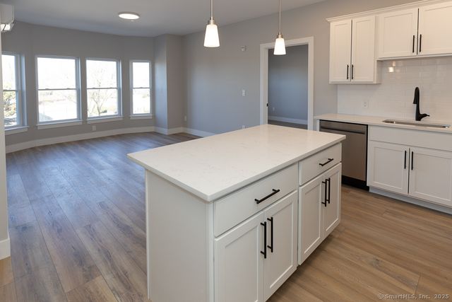 300 Harbour Close 34-B, New Haven, CT 06519