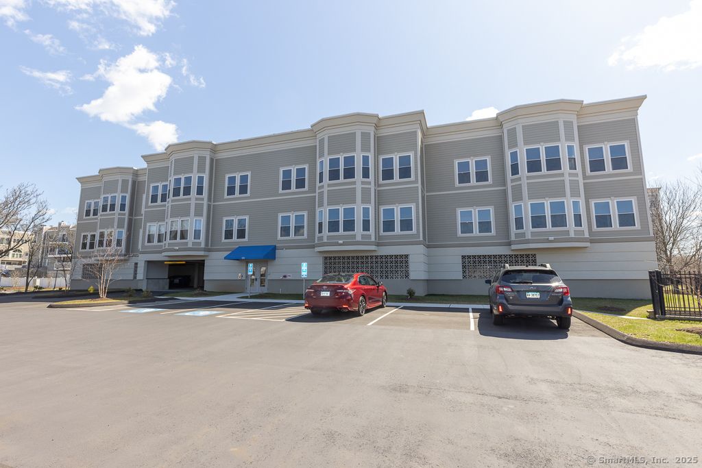 300 Harbour Close 34-B, New Haven, CT 06519