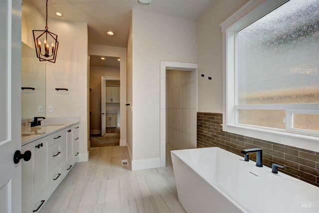 1137 E Crescendo St, Meridian, ID 83642